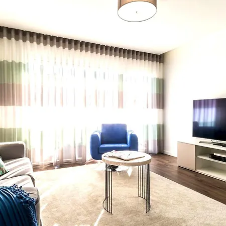Spacious In With Included Parking Apartment