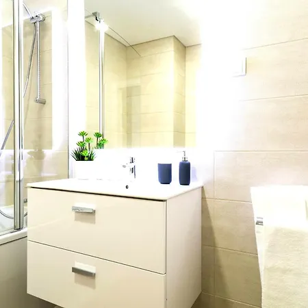 Apartment Spacious In With Included Parking Fatima