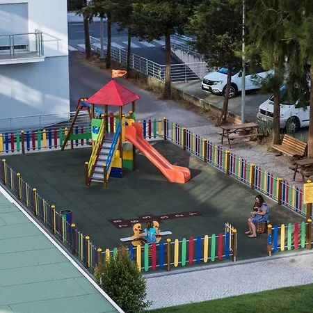 Spacious In With Included Parking Apartment *