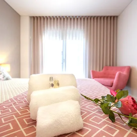 Apartment Spacious In With Included Parking *